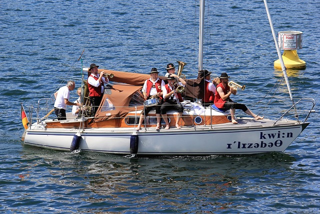 许多篮球运 许多篮球运